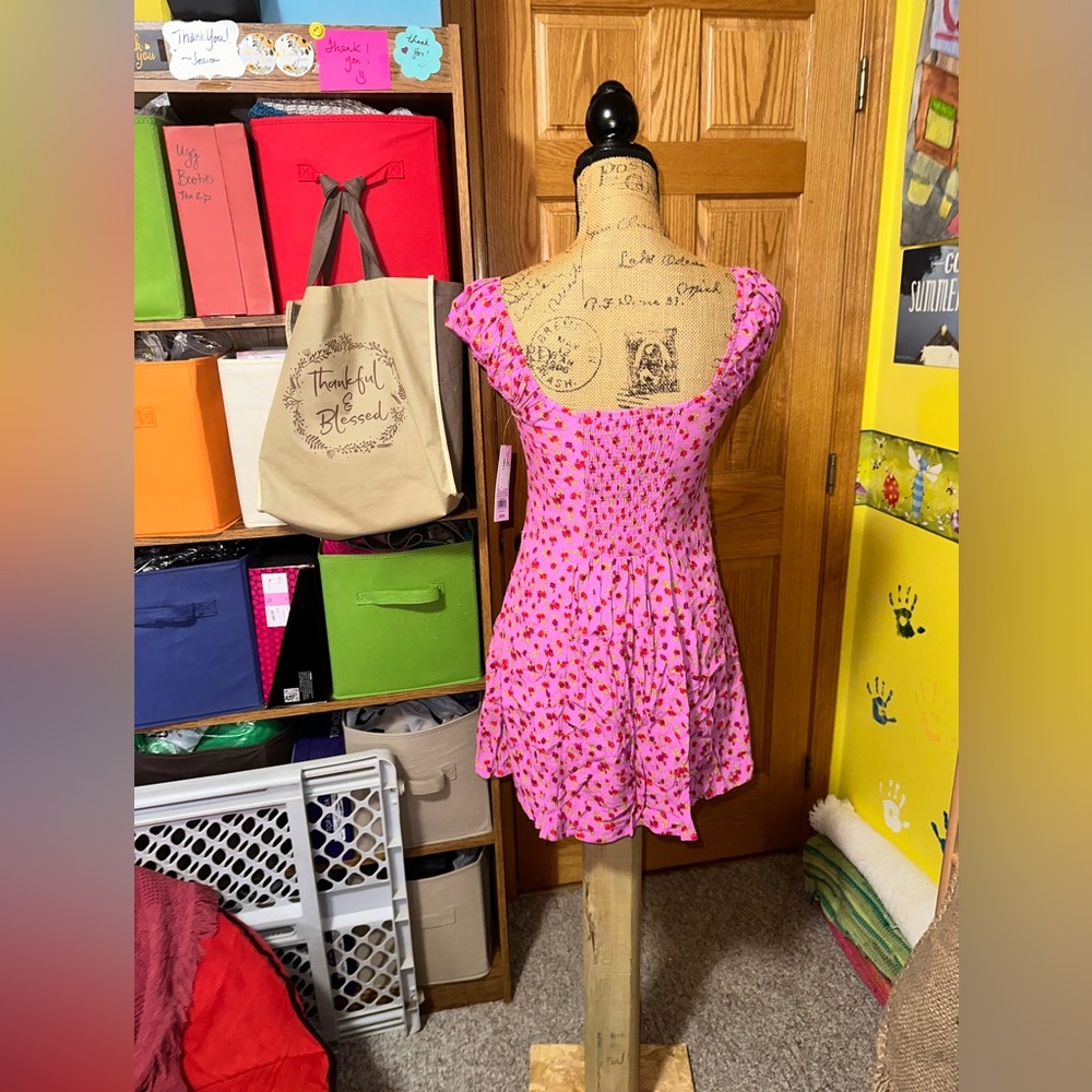 WILD FABLE💕💗🌸NWT CAPPED SLEEVED DRESS - Picture 7 of 9